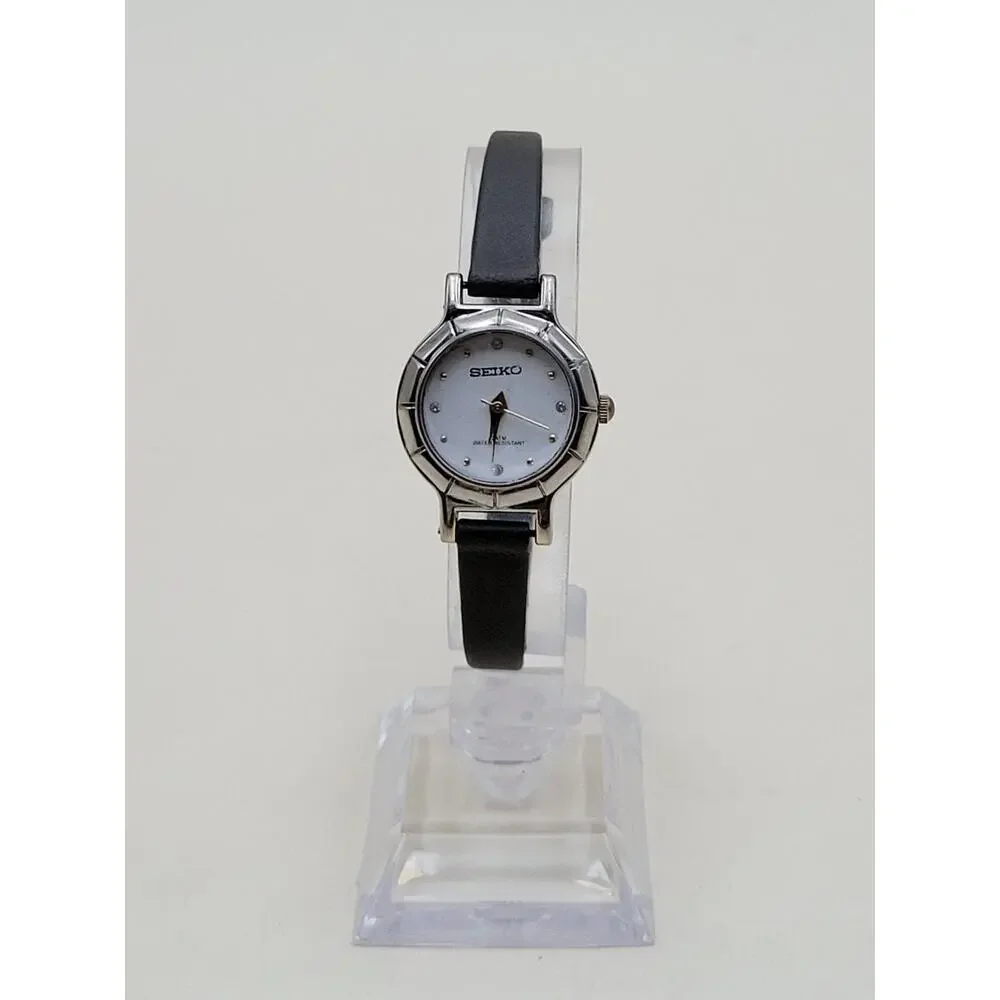Vintage Seiko 6530-6040 Womens Wristwatch Silver Stainless Steel Leather